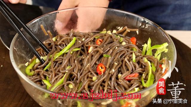 酸辣蕨根粉怎麼做好吃?秘訣在這裡,大廚告訴你正確的做法